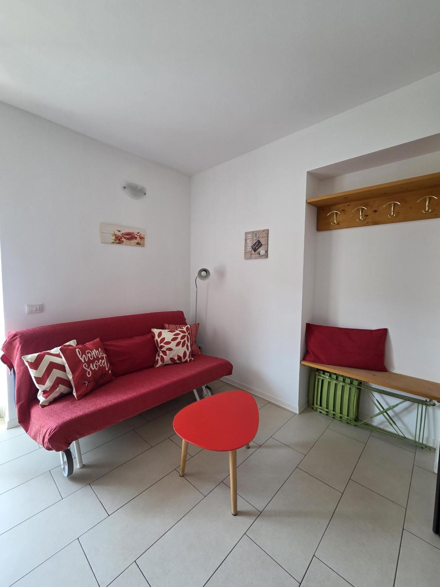 Red Apartment - Residenza Silvana Verbania Exterior photo